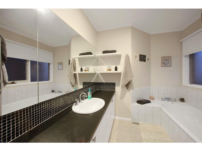 4 Heysen Close, Rowville VIC 3178