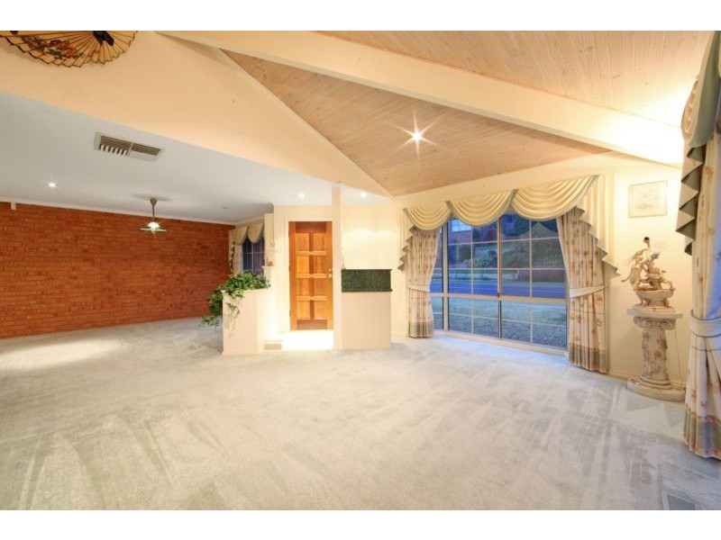 37 Ormonde Road, Ferntree Gully VIC 3156