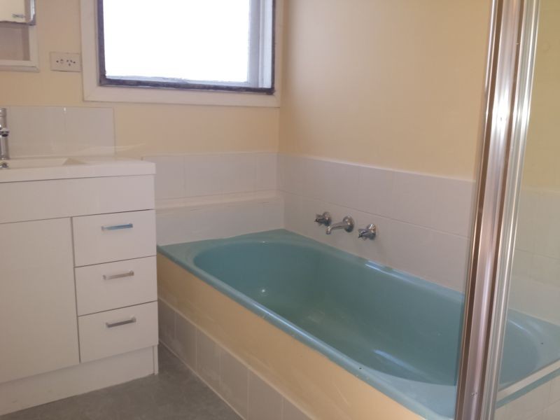 16 Longbourne Avenue, Notting Hill VIC 3168