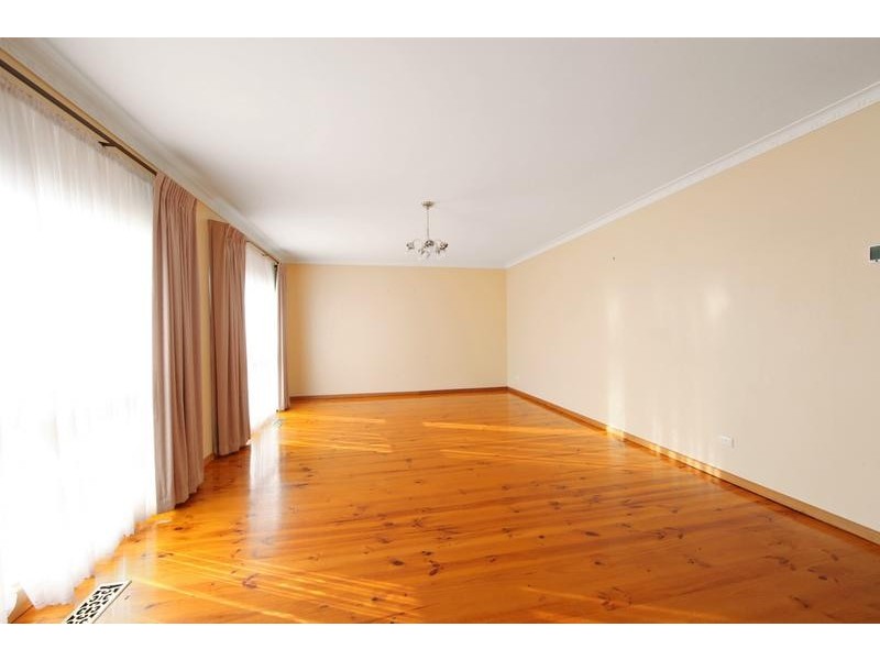 14 Eildon Parade, Rowville VIC 3178