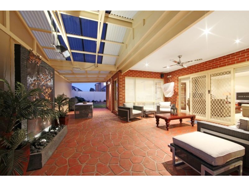 2 Platypus Court, Rowville VIC 3178