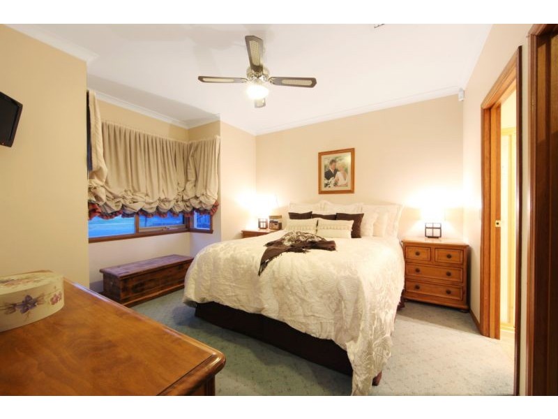 38 Trisha Drive, Rowville VIC 3178