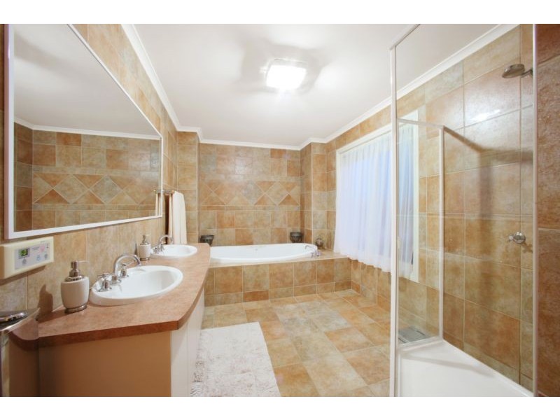 2 Faldo Court, Rowville VIC 3178