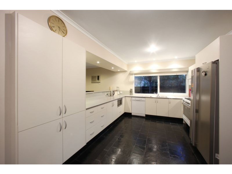 5 Leatherwood Close, Rowville VIC 3178