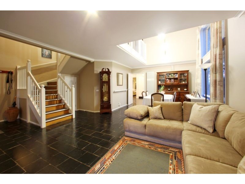 5 Leatherwood Close, Rowville VIC 3178