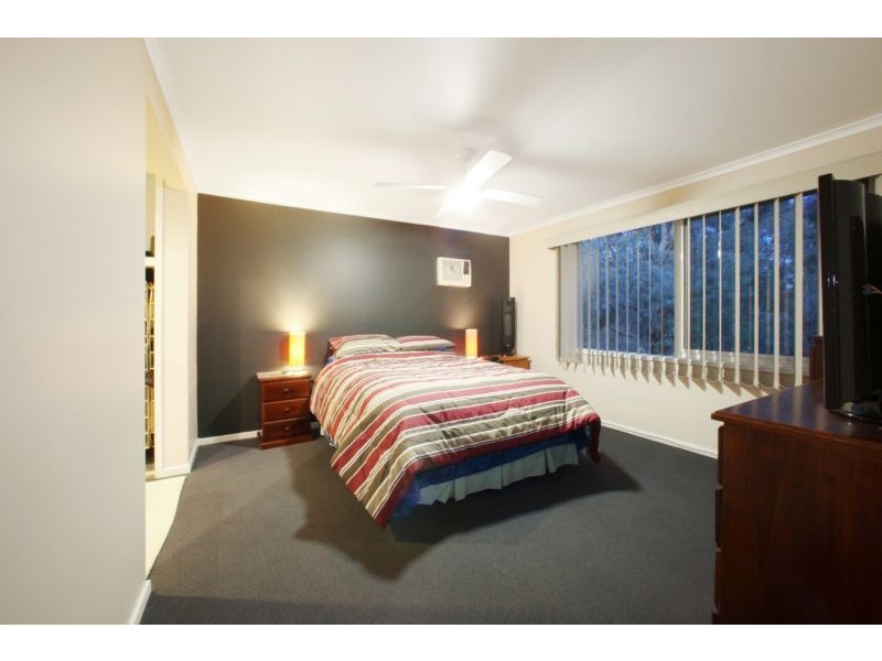 5 Leatherwood Close, Rowville VIC 3178