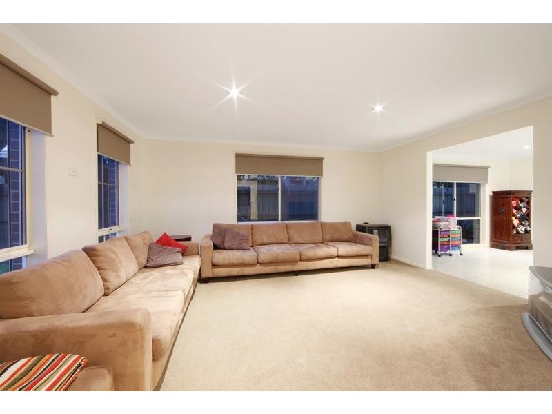 33 Fairway Drive, Rowville VIC 3178