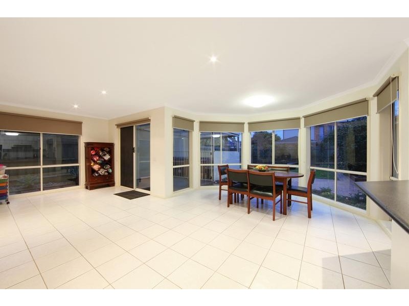 33 Fairway Drive, Rowville VIC 3178