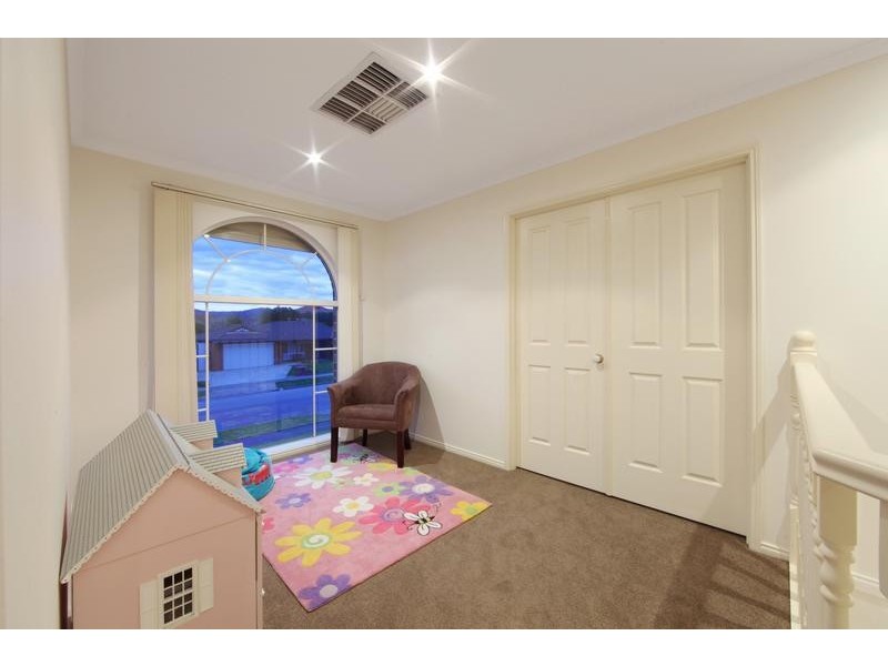 33 Fairway Drive, Rowville VIC 3178