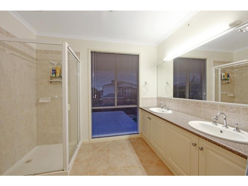 33 Fairway Drive, Rowville VIC 3178