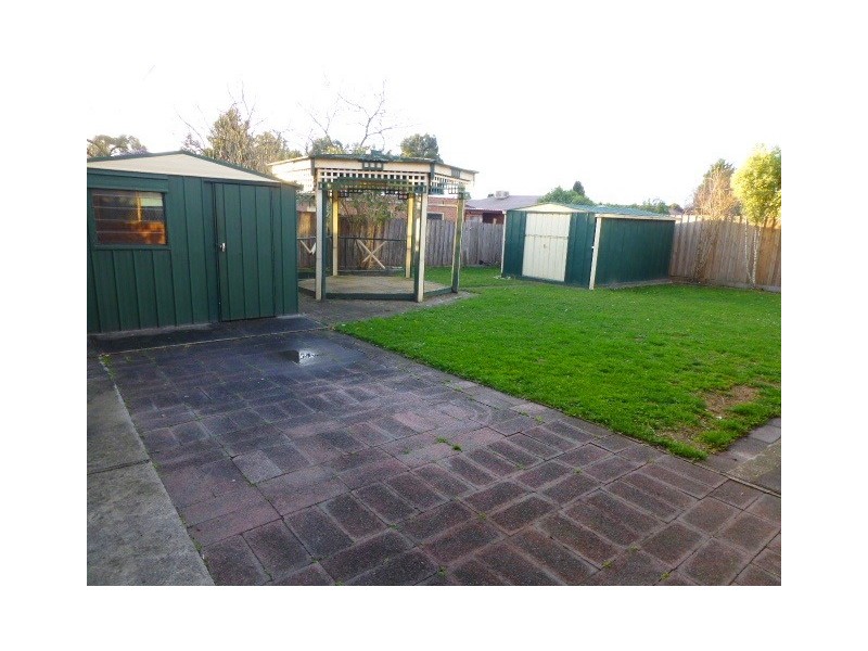 332 Dandelion Drive, Rowville VIC 3178