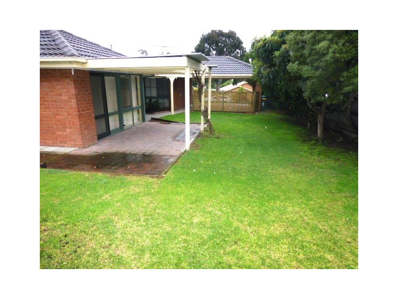 4 Eggleton Rise, Rowville VIC 3178