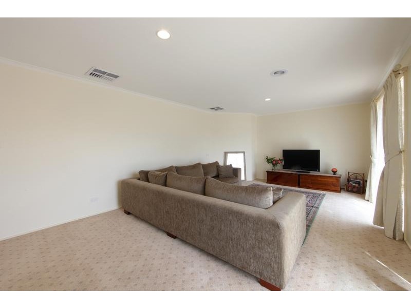 49 Quail Way, Rowville VIC 3178