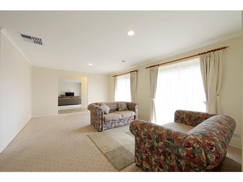 49 Quail Way, Rowville VIC 3178