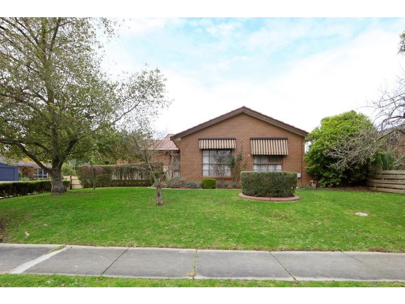 19 Riding Way, Ferntree Gully VIC 3156