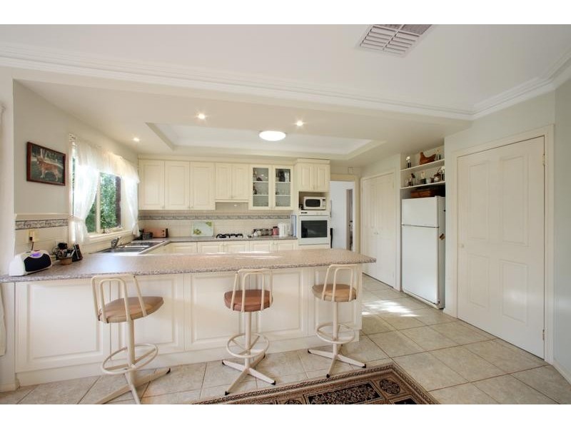 12 Crusoe Drive, Lysterfield VIC 3156