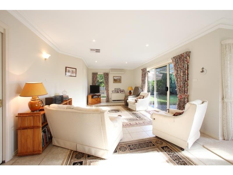 12 Crusoe Drive, Lysterfield VIC 3156