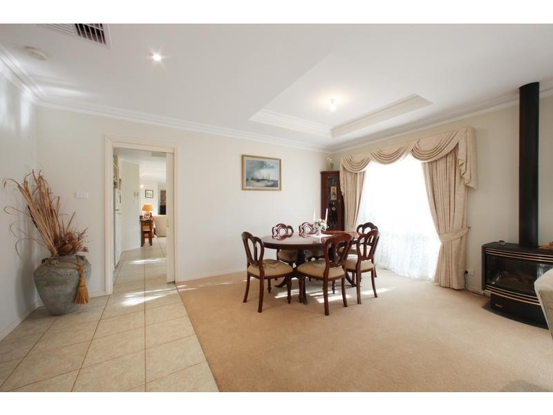 12 Crusoe Drive, Lysterfield VIC 3156