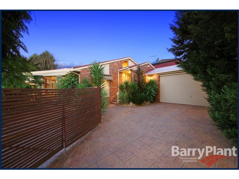 4 Lawncliffe Court, Rowville VIC 3178