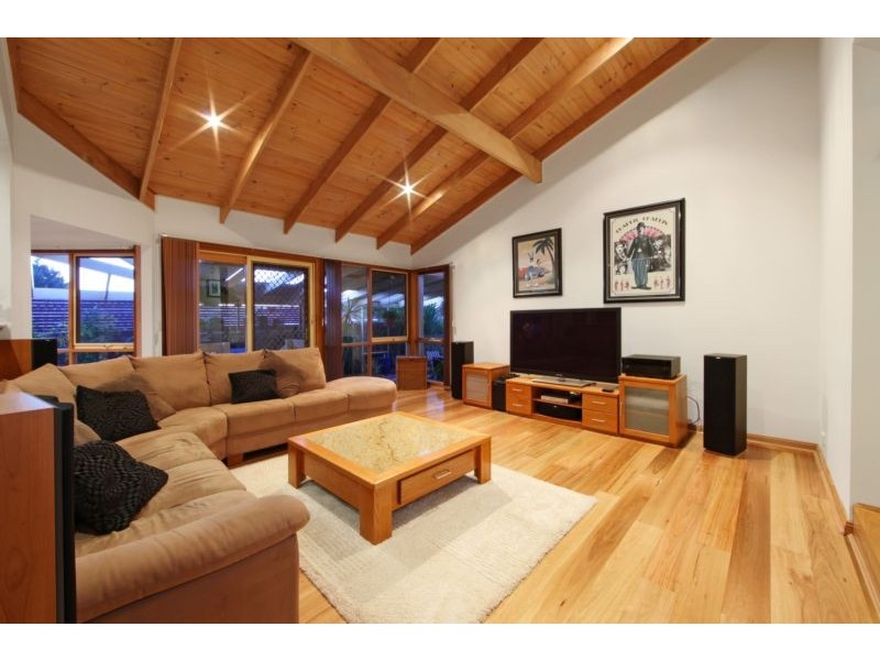 4 Lawncliffe Court, Rowville VIC 3178