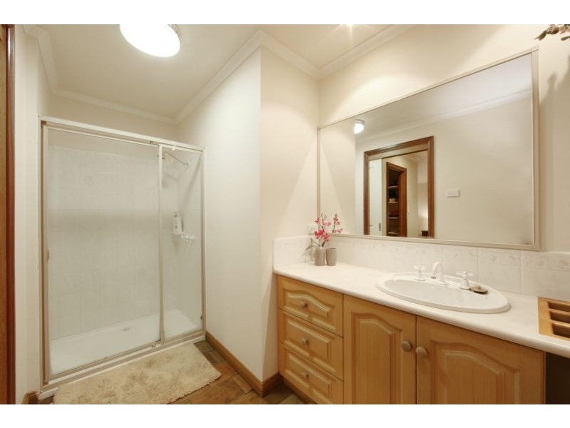 4 Lawncliffe Court, Rowville VIC 3178