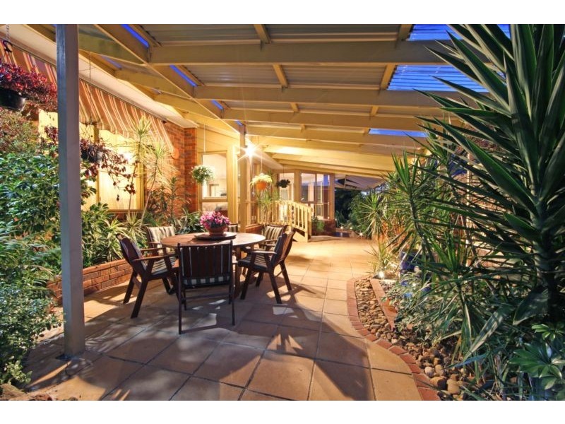 4 Lawncliffe Court, Rowville VIC 3178