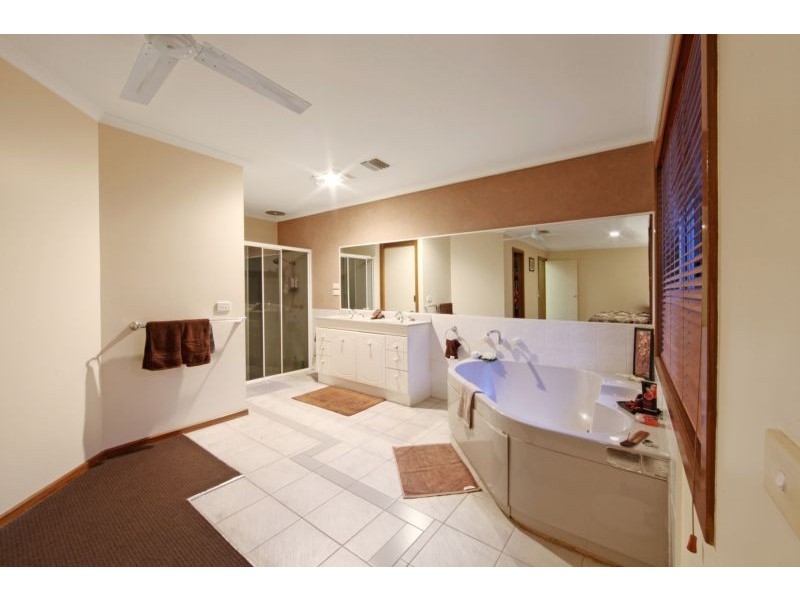 7 Brogden Court, Rowville VIC 3178