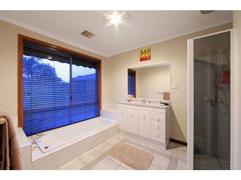 7 Brogden Court, Rowville VIC 3178