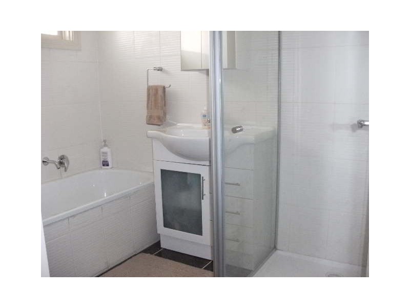 1/6 Renwick Road, Ferntree Gully VIC 3156