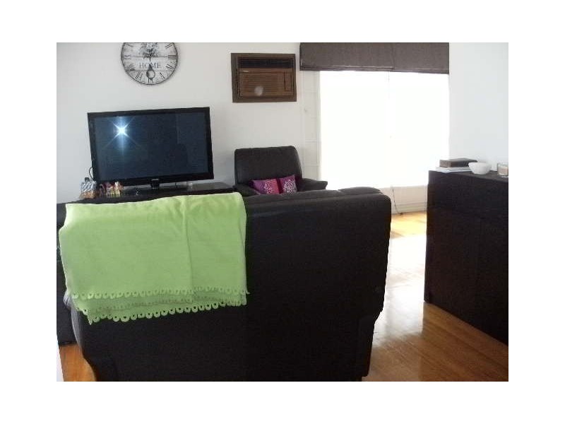 1/6 Renwick Road, Ferntree Gully VIC 3156