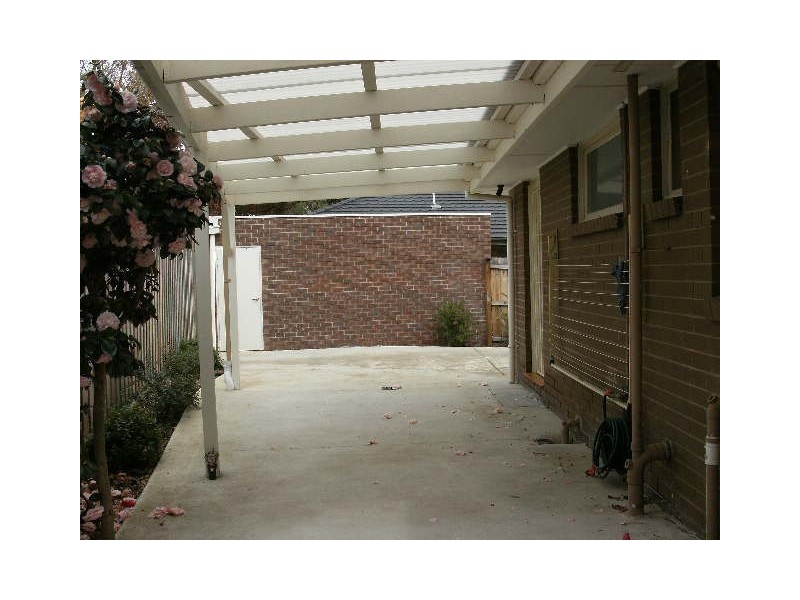 1/6 Renwick Road, Ferntree Gully VIC 3156