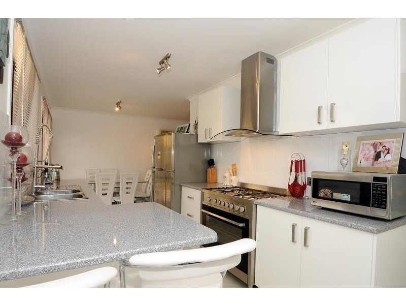 7 Metcalf Crescent, Rowville VIC 3178