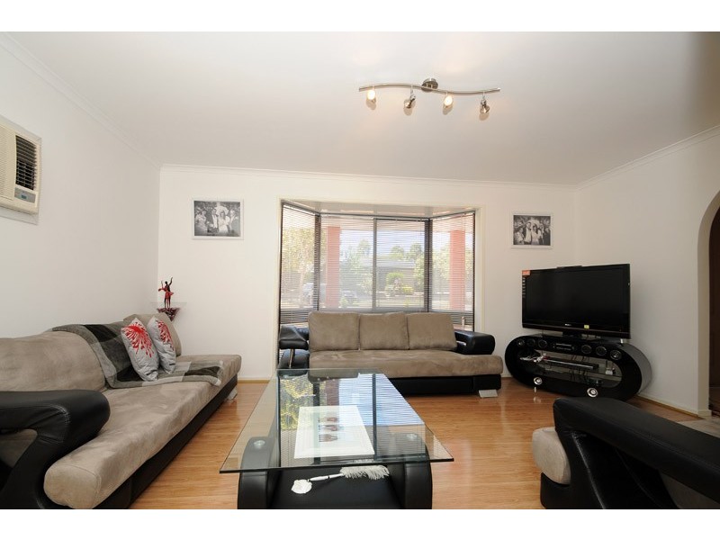 7 Metcalf Crescent, Rowville VIC 3178