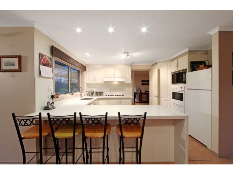 16 Parkview Terrace, Lysterfield South VIC 3156