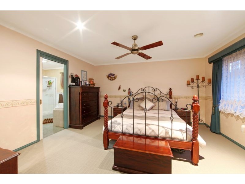 16 Parkview Terrace, Lysterfield South VIC 3156