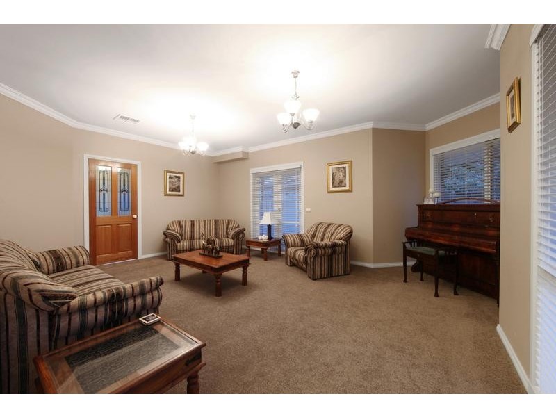 62 Pitfield Crescent, Rowville VIC 3178