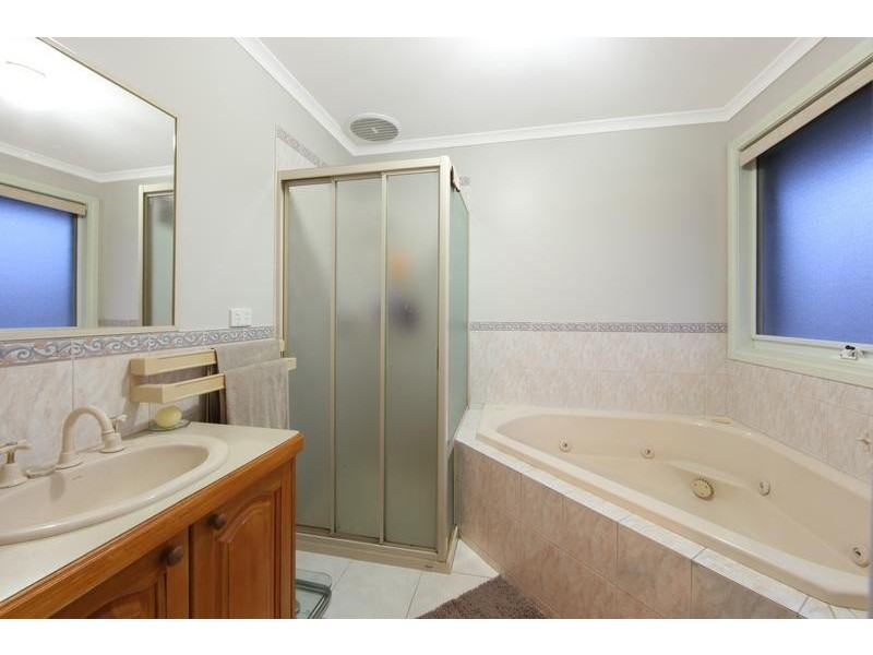 62 Pitfield Crescent, Rowville VIC 3178