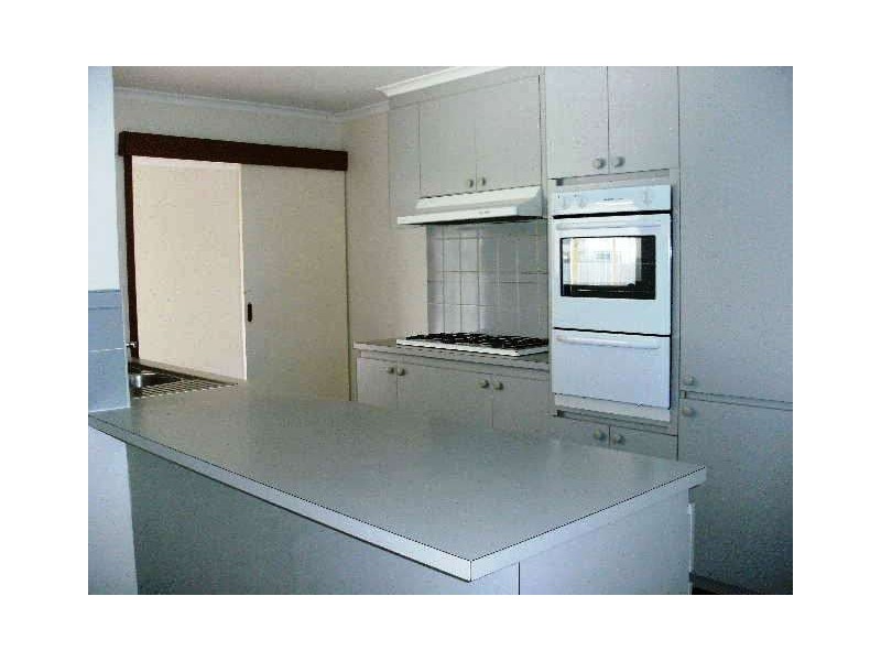 16 Prior Court, Rowville VIC 3178