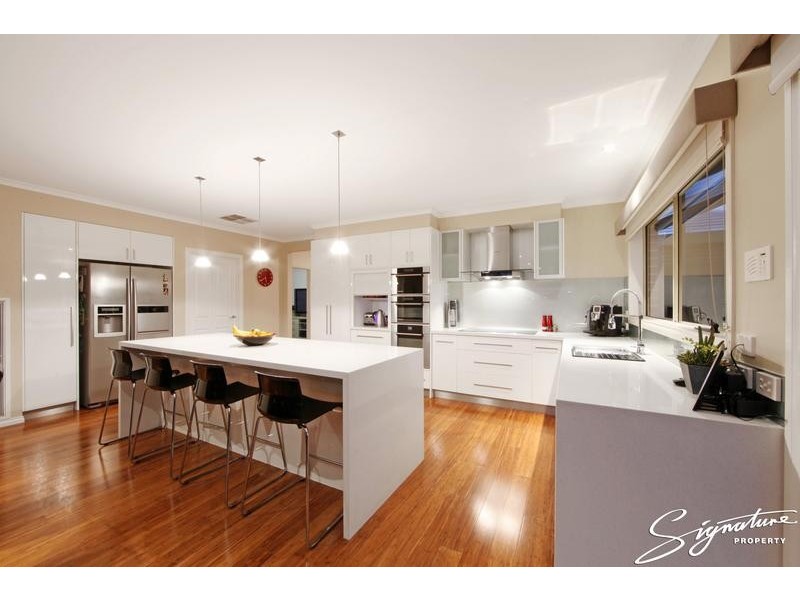 19 Lexington Close, Rowville VIC 3178