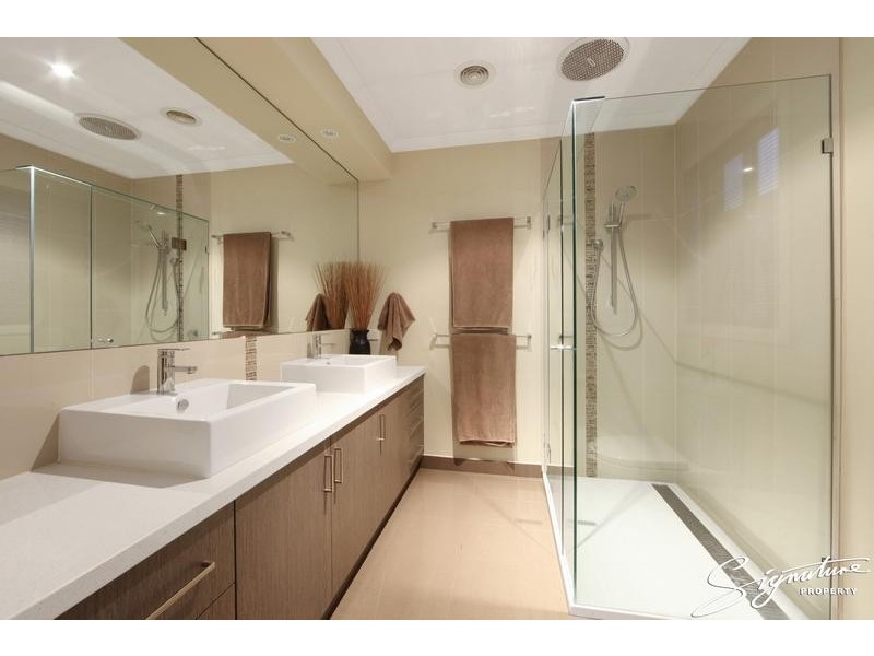 19 Lexington Close, Rowville VIC 3178