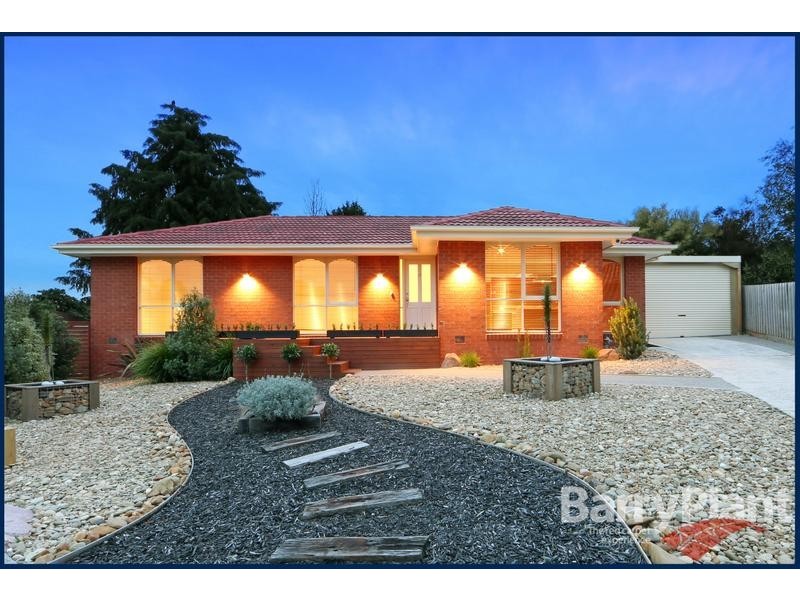 6 Doyle Place, Endeavour Hills VIC 3802