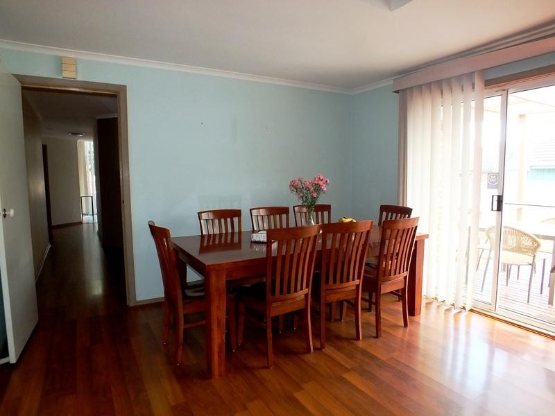 6 Pinehill Drive, Rowville VIC 3178