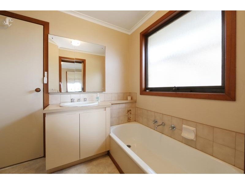 8 Seebeck Road, Rowville VIC 3178