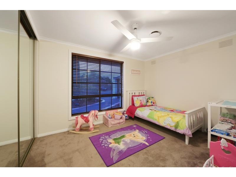 3 Blaxland Drive, Rowville VIC 3178