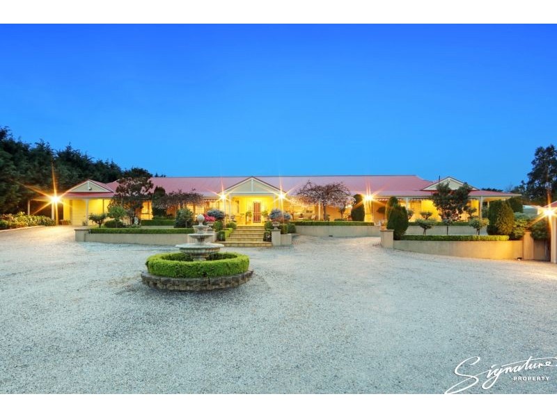 105 Grange Drive, Lysterfield VIC 3156