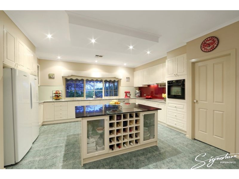 105 Grange Drive, Lysterfield VIC 3156