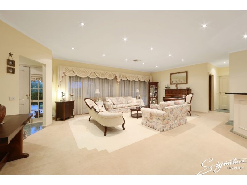 105 Grange Drive, Lysterfield VIC 3156