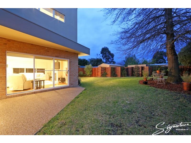 92 Lakesfield Drive, Lysterfield VIC 3156