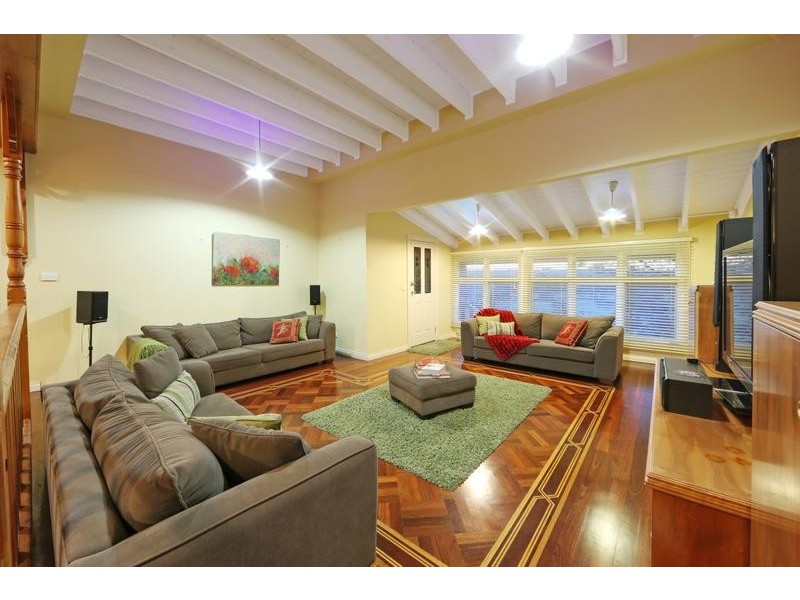 27 George Knox Drive, Rowville VIC 3178