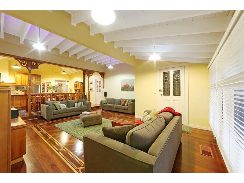27 George Knox Drive, Rowville VIC 3178